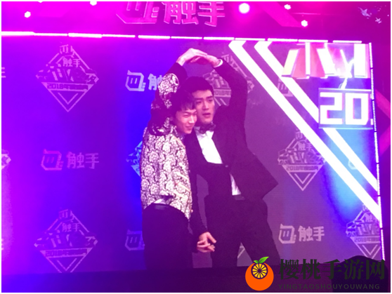 公主抱走红毯？触手花花出席盛典惊艳全场，粉丝：真是宝藏男孩